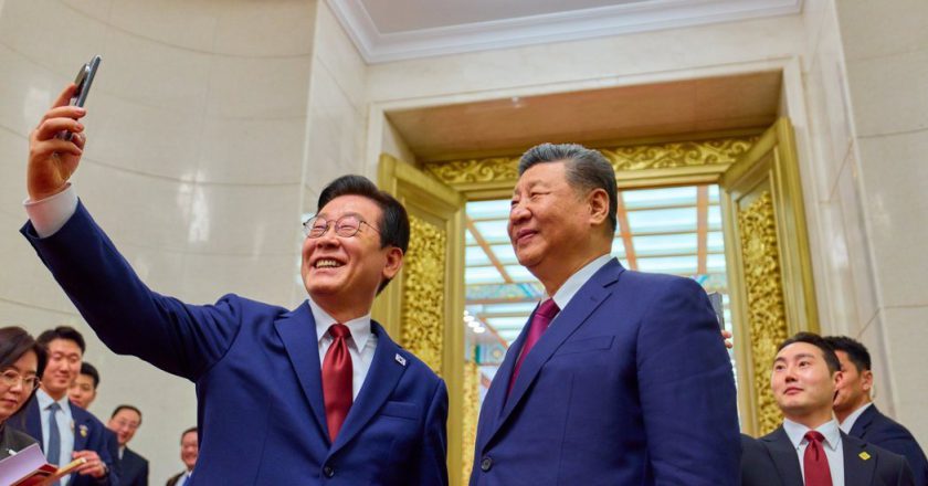 李在明用习近平送的小米手机自拍上传X问：画质不错吧？