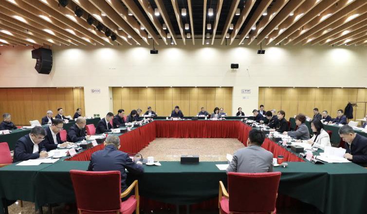 陆严打企业财务造假2年罚款365亿 18家公司遭强制下市