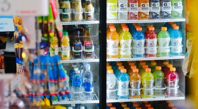 结帐时顺手拿瓶汽水？当心无意间变冤大头