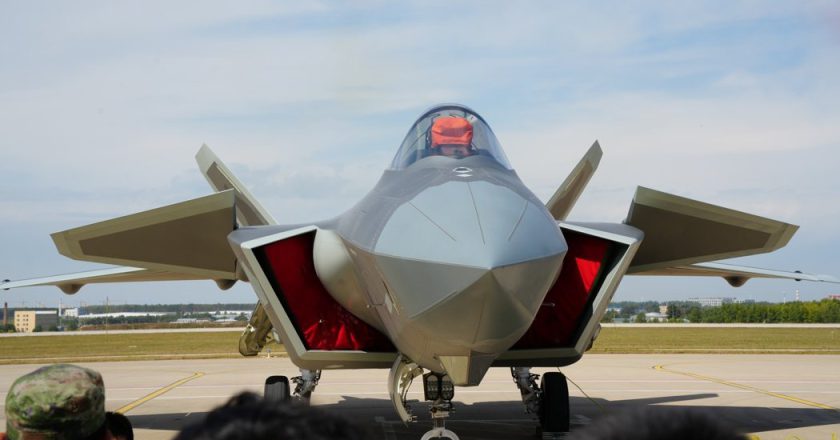 侦查不到歼-20飞恒春上空？陆军事专家透露歼-20隐身方法