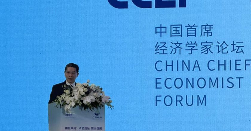 东风压倒西风?陆专家:AI 提升投资韧性 中美博弈成全球资本市场主线