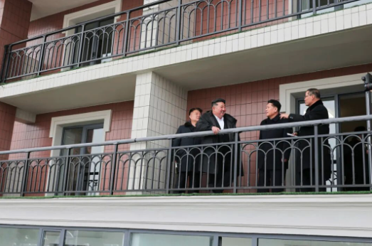 萬套住宅震撼亮相 金正恩現身發聲：平壤變了…