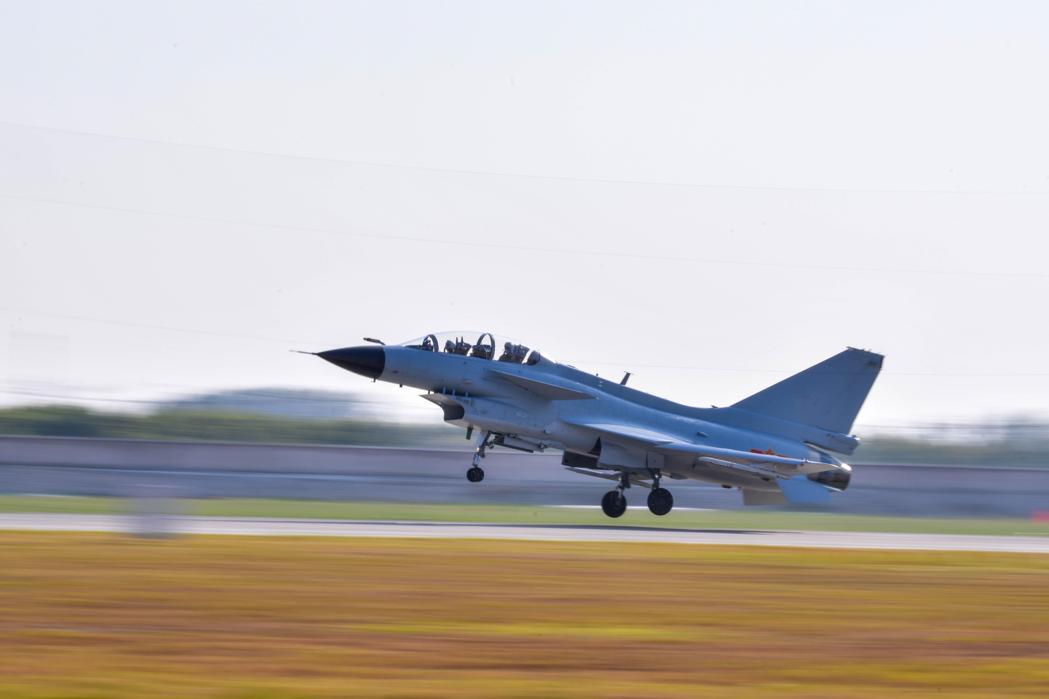 大陆人社部12日公告新一批国务院任免名单,其中,任命蒋成华为商务部国际贸易谈判副... 大陆人社部12日公告新一批国务院任免名单,其中,任命蒋成华为商务部国际贸易谈判副...