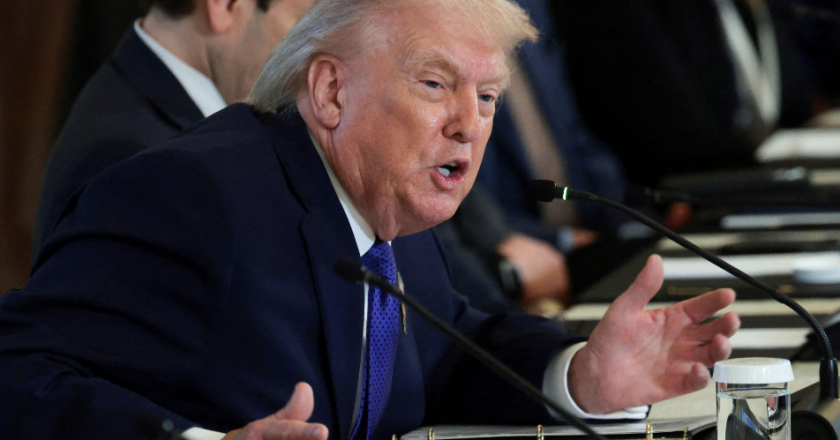 特朗普：与伊朗做生意将被美国加征25%关税