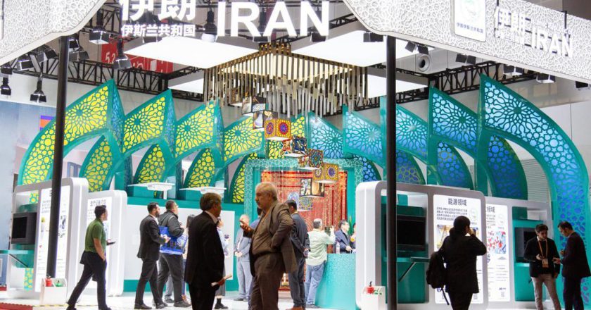 美加征伊朗贸易国25%关税 陆外交部：将坚定维护自身权益