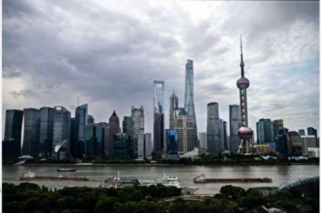 上海出大招了，教授卖掉了第7套房，等着再腰折