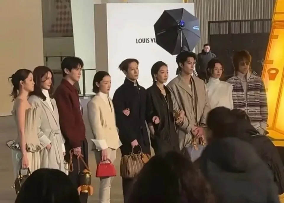 北京活动红毯：欧阳娜娜高级 周冬雨气场十足 巩俐艳压全场