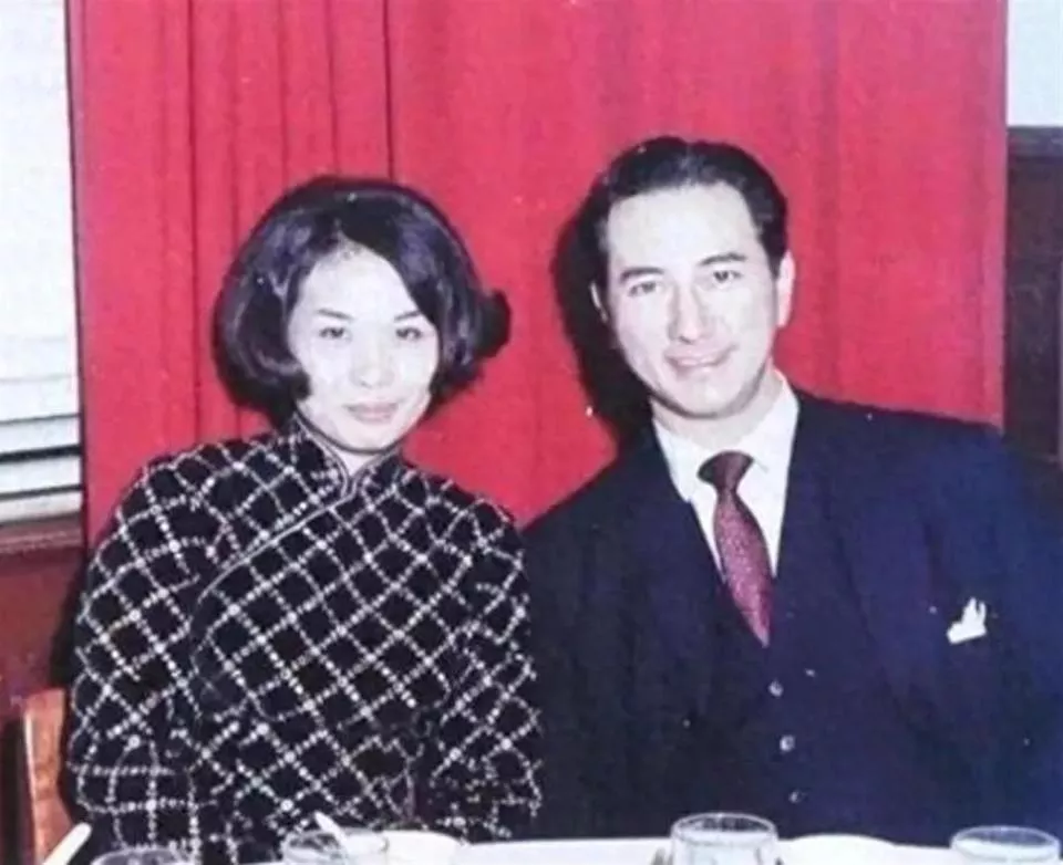 二太蓝琼缨年轻时有多美？与丈夫何鸿燊留影 样貌出众 气质过人