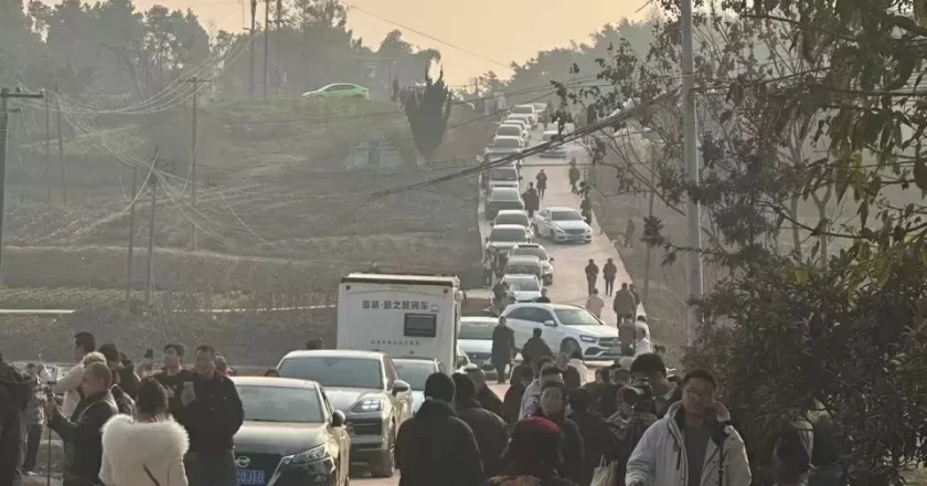 杀年猪女孩“呆呆”3天涨粉200万，村委称无剧本
