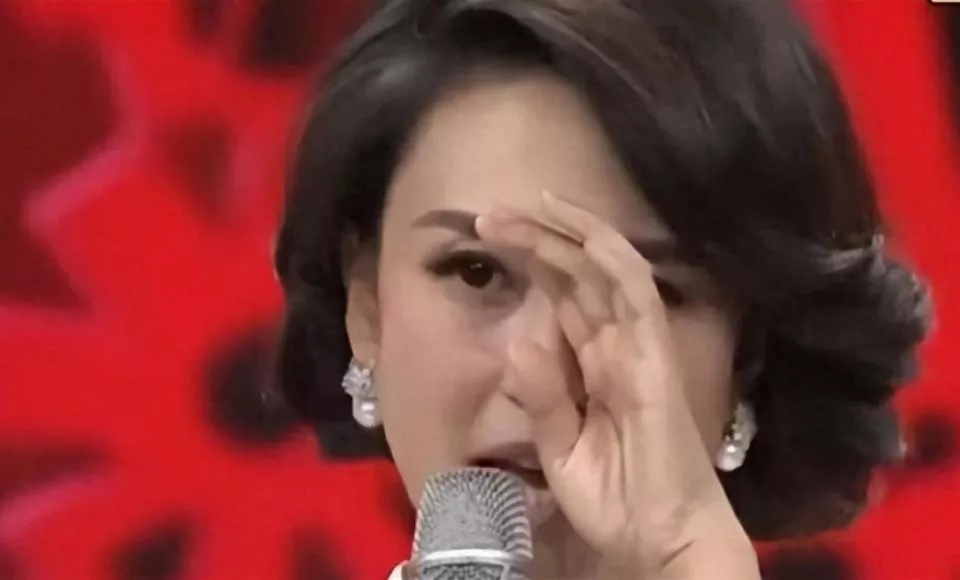 包养4个男人,靠身材博眼球?央视女主持人张蕾私生活谣言太离谱