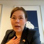 格陵兰女外长直播 镜头前数次哽咽
