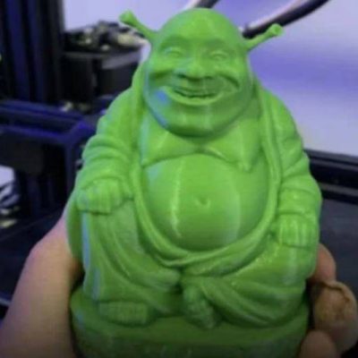 女子虔诚供奉“绿色佛像” 4年   朋友一看傻眼