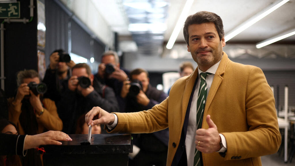 Portugal holds first round of presidential election