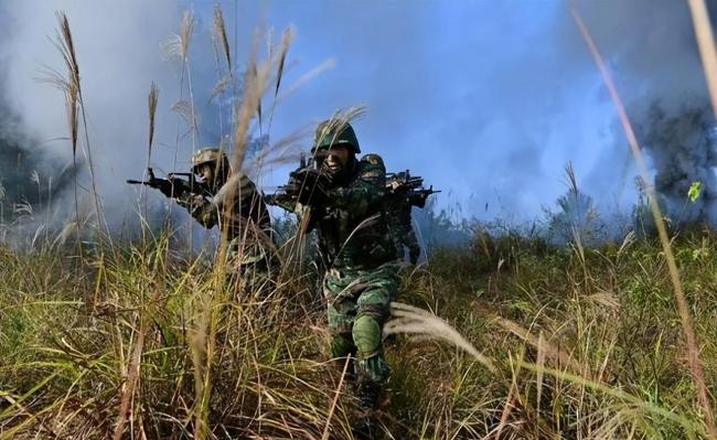 中国社会有个危险倾向...金灿荣很担心