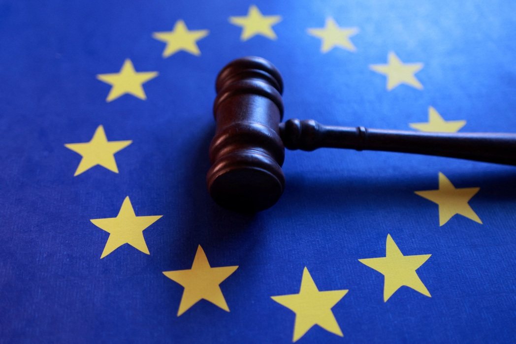 欧盟执委会20日公布草案,拟在关键产业逐步淘汰来自高风险供应商的零组件与设备,大... 欧盟执委会20日公布草案,拟在关键产业逐步淘汰来自高风险供应商的零组件与设备,大...