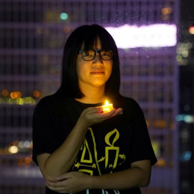 香港支联会颠覆案今开审 邹幸彤等3被告不认罪、何俊仁认罪