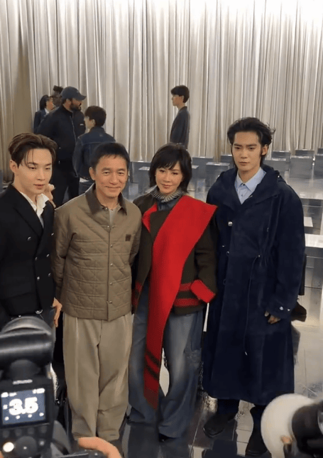 梁朝伟刘嘉玲夫妇亮相巴黎时装周！与于适刘宪华同框合影