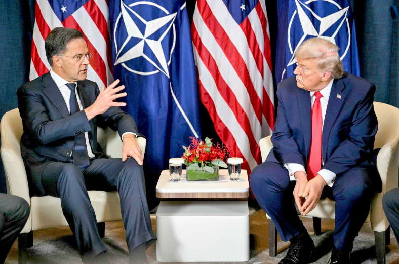 美國總統川普與北約秘書長呂特舉行會談後表示，雙方已建立有關格陵蘭未來的協議架構。（法新社）