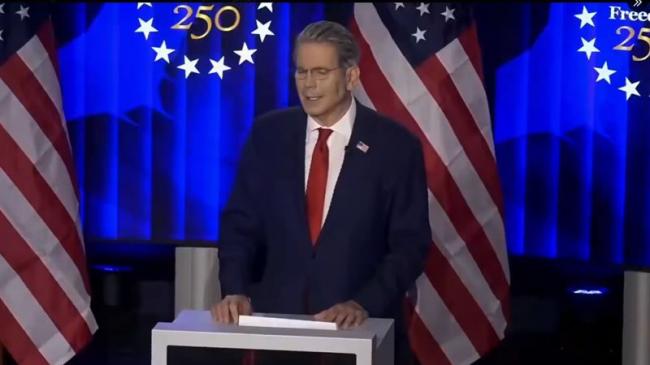 央视记者反复提问贝森特“斩杀线”  场面尴尬