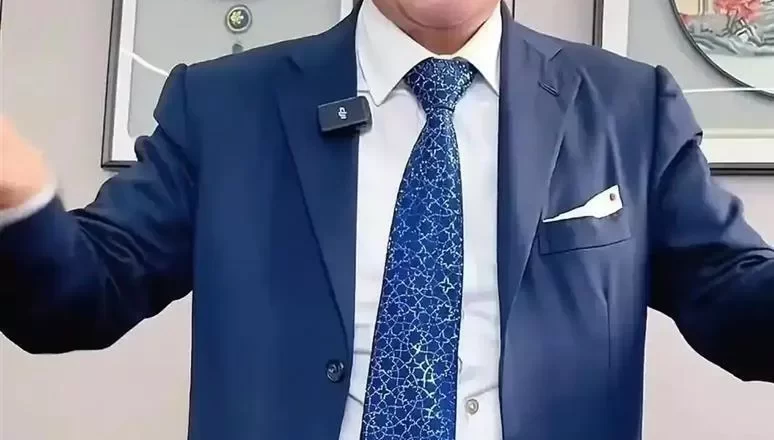 陈光标怒撕遮羞布,梁小龙真正死因曝光