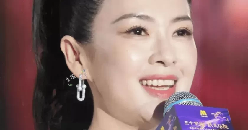 章子怡糊涂啊!近照肿成面包超人,最具特色的骨相优势都没了