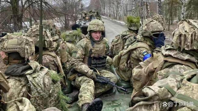 紅軍城近日傷亡慘重，但俄軍仍處於下風，帳號「Chuck Pferrer」認為，俄軍不太可能在冬季徹底到來之前突破頓涅茨克。&nbsp;&nbsp;&nbsp;圖：翻攝自 X@alloveragain