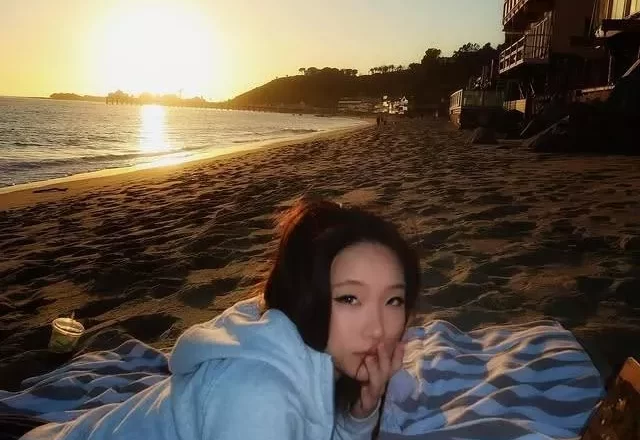 小S大女儿风格突变,成熟装扮判若两人,已经认不出来了