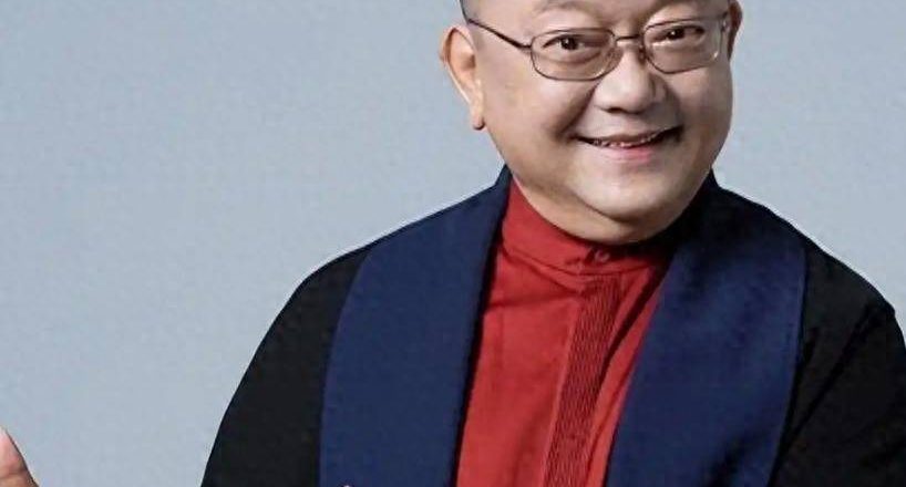被传卖掉四合院移民美国的王刚,已经走上了另一条路