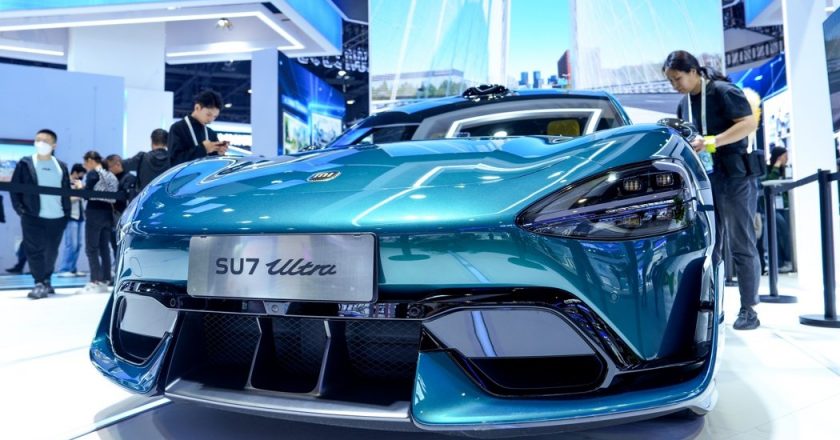 SU7 Ultra单月销量下滑至45辆 雷军官宣1日晚小米汽车工厂实验室直播