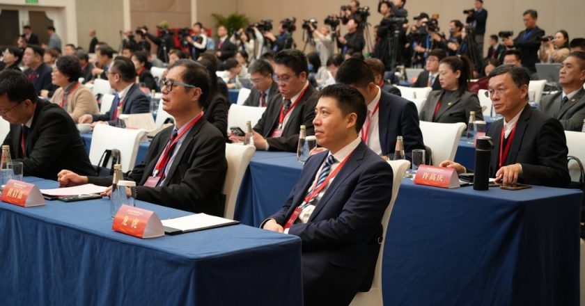 国共智库论坛 萧旭岑:两岸要合作赚世界的钱不要对立