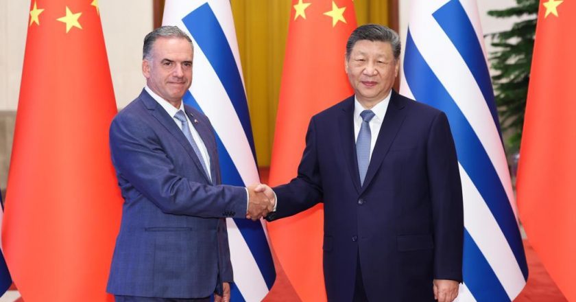 与乌拉圭总统会谈 习近平:支持拉美国家维护自身主权