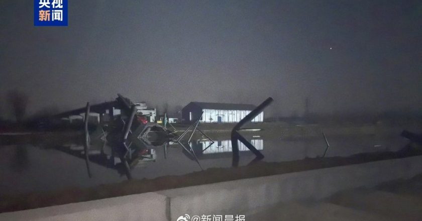 江苏盐城一兴建中大桥突塌落 5人不幸死亡