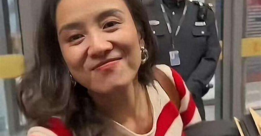 43岁宋佳近照:满脸褶子赢了,这才是对整容脸最好的反击