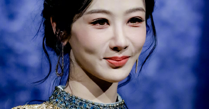 微博之夜:杨幂妆浓、杨紫脸垮,王一博像戴假发