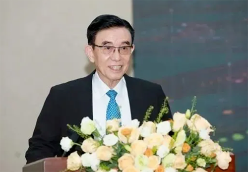 “中国刻蚀机之父”弃美籍恢复中国籍 套现近1亿