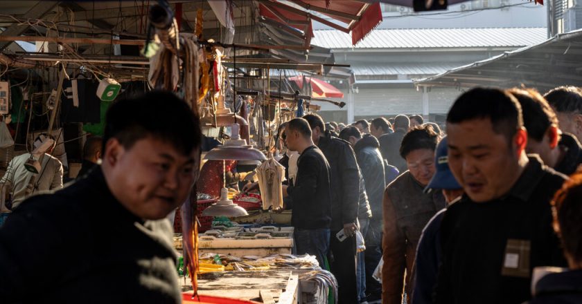 “每个人都在抱怨…活着太难了”