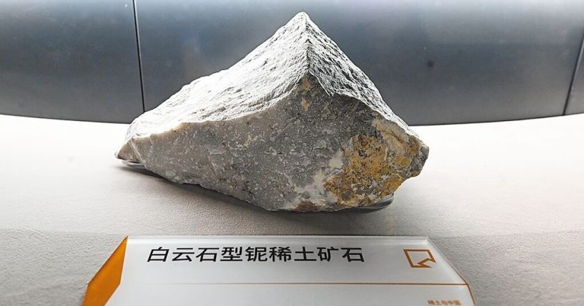 「顺丰速孕」车贴被批低俗 商家侵权赔偿顺丰90万
