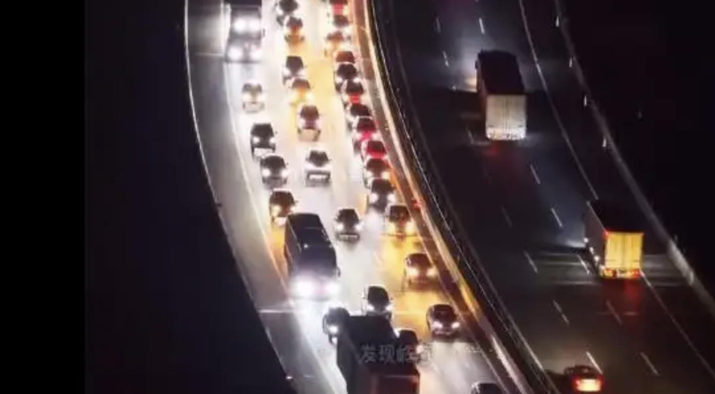 塞爆了!网友:从深圳开9小时还没出广东…