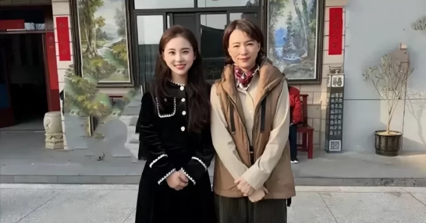 53岁董卿回老家拜年!淡妆出镜温婉气质出众
