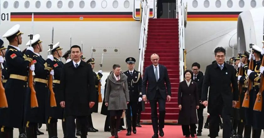 德国总理梅尔茨抵达北京 访陆期间将与习近平会面