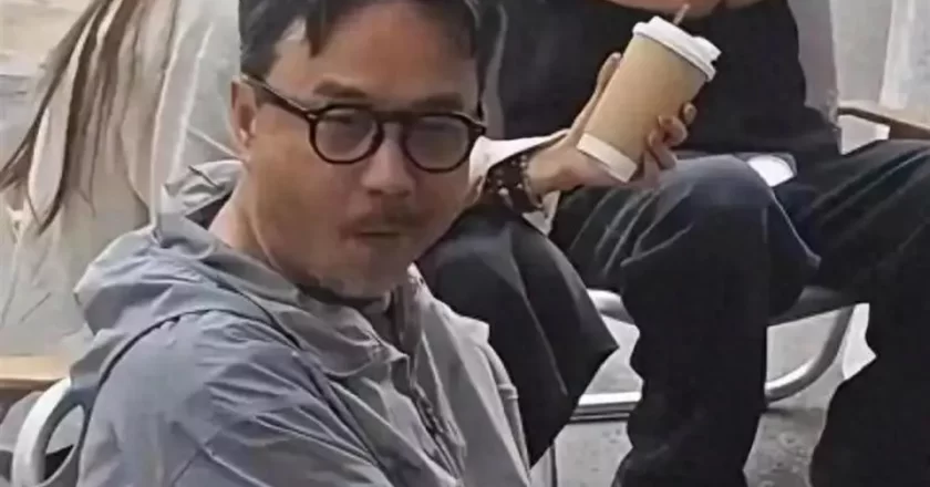 51岁汪涵现状:常年居住在长沙,穿人字拖嚼槟榔