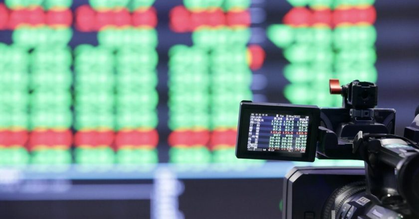 美以轰炸伊朗 台股连假后开盘大跌809点 随即V型反弹