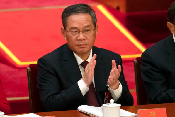 热议:两会登场 处处都是戏