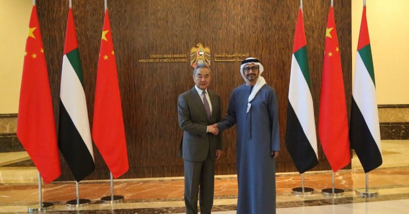 王毅与阿联副总理、沙国外交大臣通电 称陆方将派中东问题特使斡旋