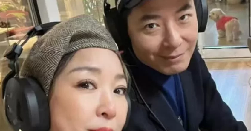 街头牵手!李静回应陪戴军过年,成年人最缺的就是这种知己