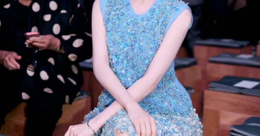 滞留中东的明星百态：迪丽热巴报平安，黄渤躲过一劫，李茂花7000元租车逃离