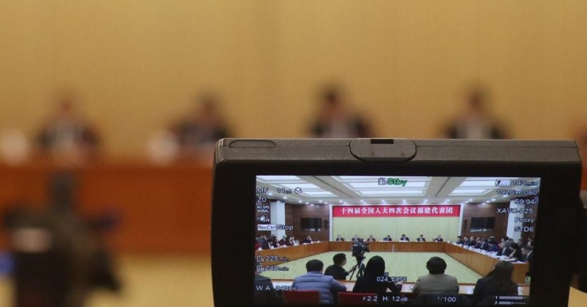 大陆两会福建代表团开放日 官员对台工作说法低调