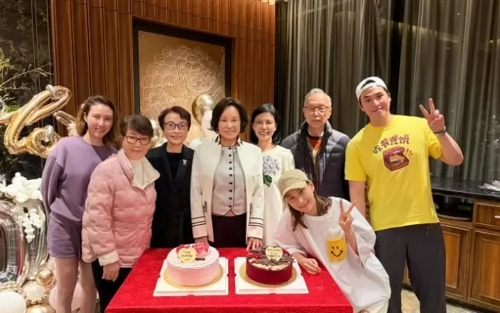 窦骁连续三年缺席岳母生日宴,印证了向太的话,身份尚未被认可