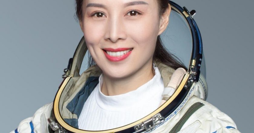 陆女太空人王亚平透露 中国正探索如何在外星长期生存