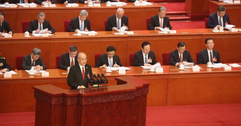 金价剧烈震荡买气急冻 深圳水贝商家交易量大跌50%